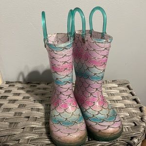 Toddler girl size 7 boots